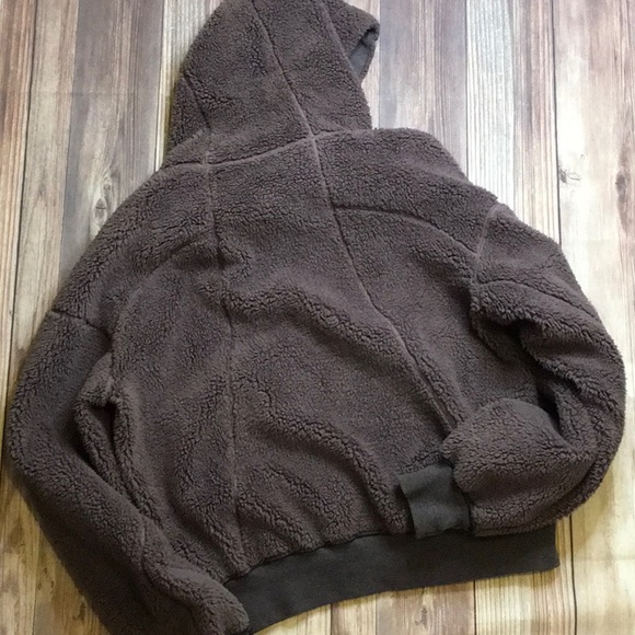 Lululemon Short Sweet and Sherpa Jacket in Heathered Antique Bark / Antique Bark - Picture 4 of 8